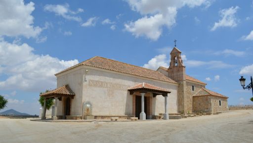 Ermita del Remedio, exterior