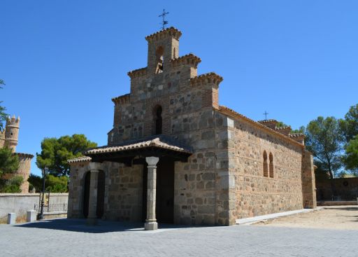 Ermita de la Natividad, exterior