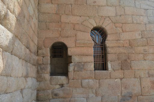 Ermita de Santa María de Melque, detalle ventana exterior