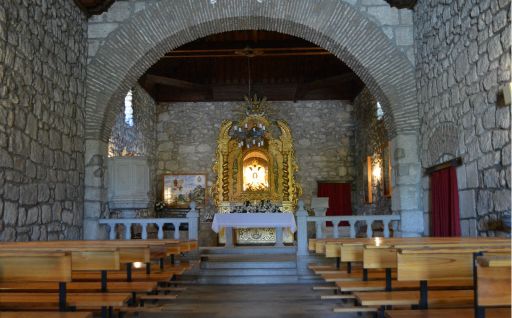 Ermita de Nuestra Señora del Águila, interior