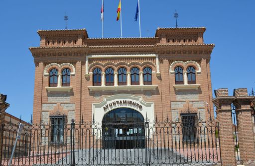 Ayuntamiento y La Casa de Ciriaco 