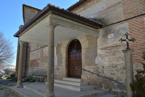 Iglesia parroquial de Santiago Apóstol, puerta