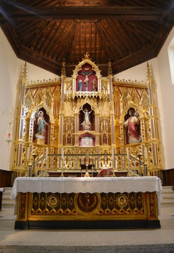 Iglesia parroquial de Nuestra Señora de la Asunción, altar