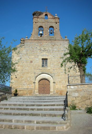 Iglesia parroquial de Santiago Apóstol, fachada