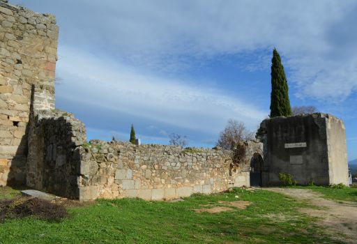 Restos de la Iglesia del Salvador, lateral