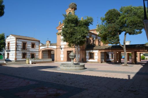 Plaza de la Libertad, iglesia