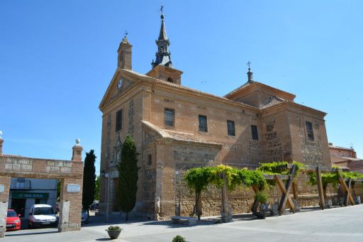 Iglesia parroquial de Santa María Magdalena, lateral