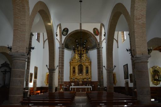 Iglesia de San Pedro Apóstol, interior
