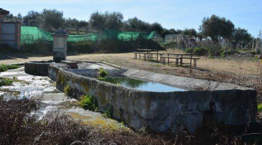 Fuente de Carrasca. Lavadero y abrevadero