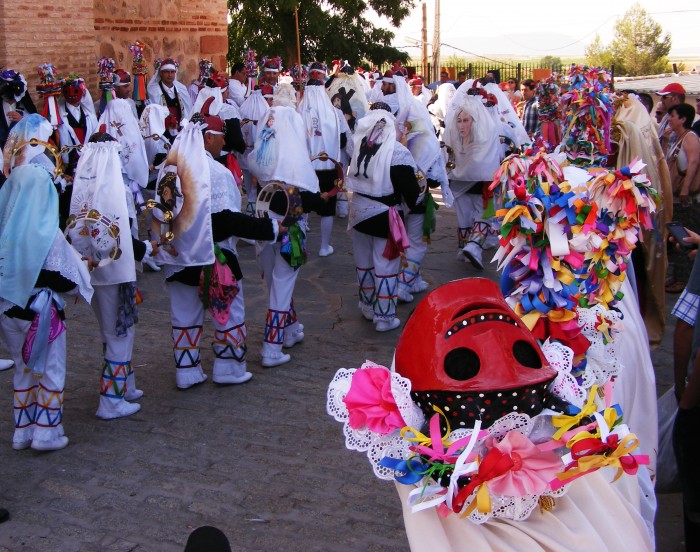 Fiestas del Corpus Christi, pecados y danzantes, filas e danzantes