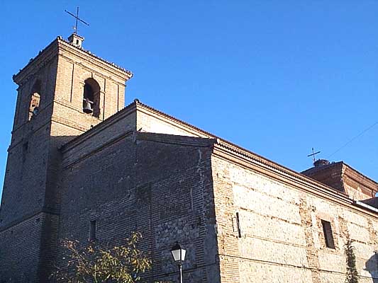 Iglesia de San Julián y de Santa Basilia, exterior