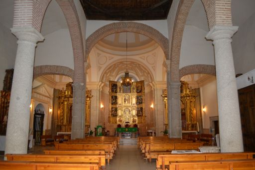 Iglesia de San Julián y de Santa Basilia, interior