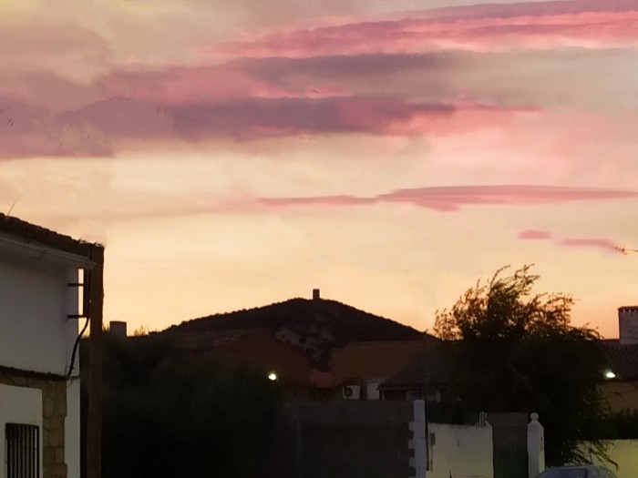 ATARDECER / ATALAYA Atardecer con vistas a La Atalaya y el cerro de Malojo.