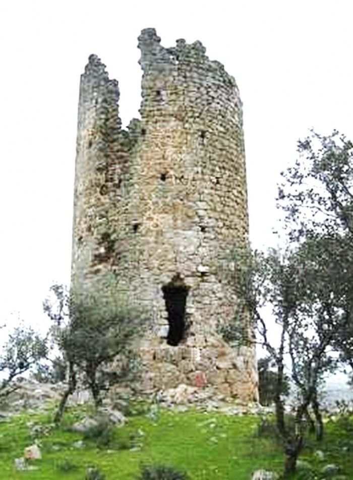 ATALAYA DE EL CASAR DEL SIGLO X (Parte noroeste), situada en el cerro de Malojo de la localidad.