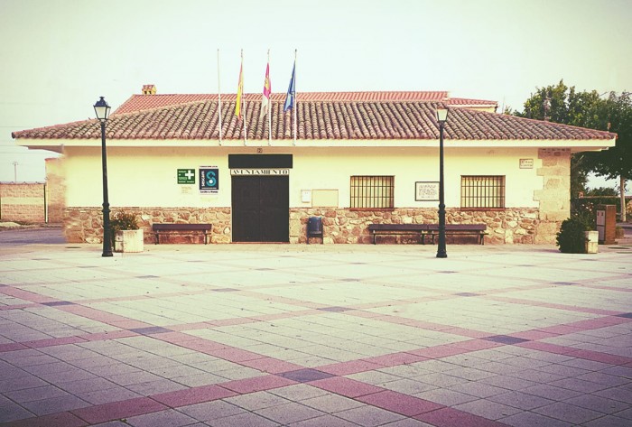 PLAZA DE LA CONSTITUCIÓN / CENTRO SOCIAL  ̈ATALAYA ̈ Actualmente Ayuntamiento.