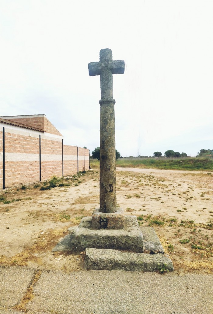 CRUCERO Situado en las inmediaciones del cementerio municipal.