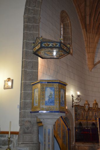 Iglesia parroquial de San Andrés, púlpito con cerámica de Ruiz de Luna