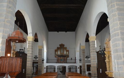 Iglesia parroquial de San Cipriano, interior coro y órgano