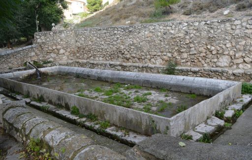 Fuente y abrevadero