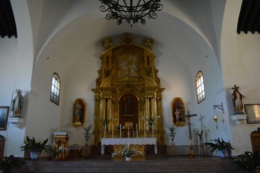 Iglesia parroquial de Santiago el Mayor, altar