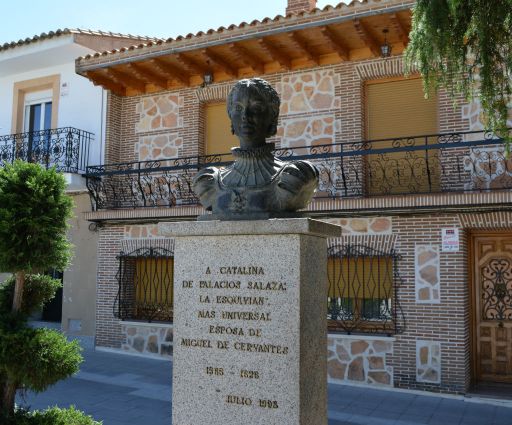 Monumento a Catalina de Palacios