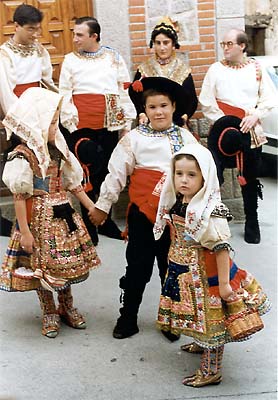 Artesanía, trajes típicos en un boda