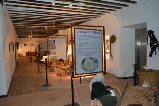 Museo del Azafrán y Etnográfico (a)