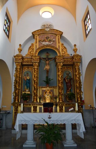 Iglesia parroquial de San Pedro Apóstol, altar