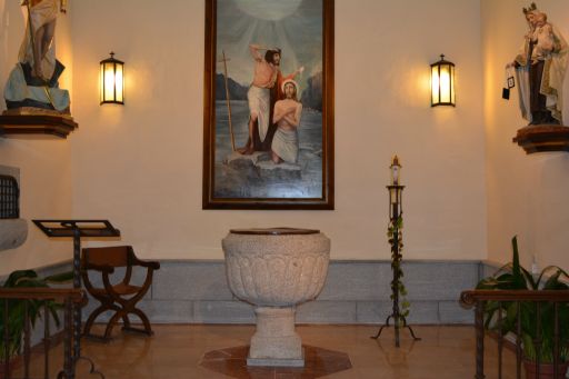 Iglesia parroquial de Nuestra Señora de la Asunción, pila bautismal