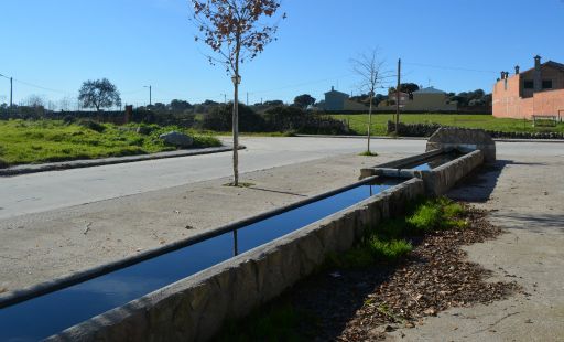 Fuente-abrevadero del casco urbano