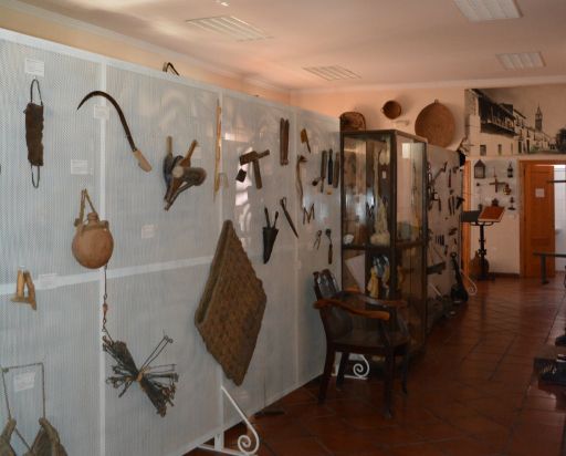 Museo etnográfico (b)