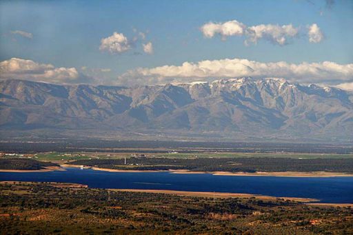 Gredos y embalse (b)