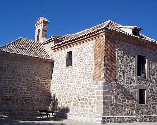 Ermita de la Virgen del Socorro, lateral