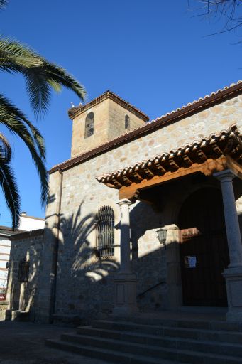 Iglesia parroquial de Nuestra Señora de la Luz, torre y fachada