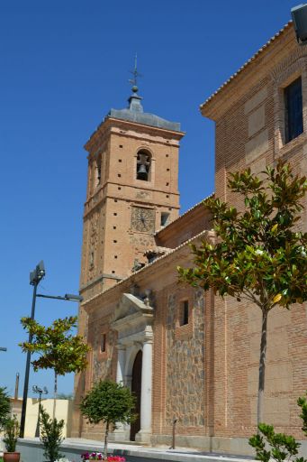Iglesia parroquial de San Pedro y San Pablo, torre