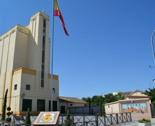 Silo y homenaje a la bandera