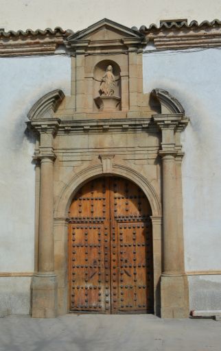 Iglesia Parroquial de Santa Catalina, pórtico