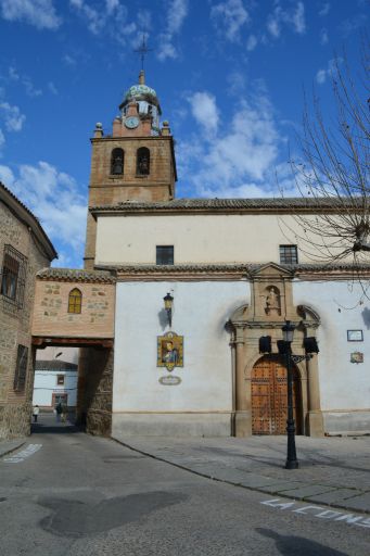 Iglesia Parroquial de Santa Catalina, templo y pasadizo