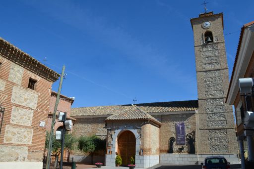 Iglesia parroquial de San Pedro Apóstol, exterior