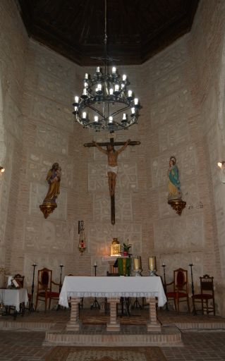 Iglesia parroquial de Santiago Apóstol, altar