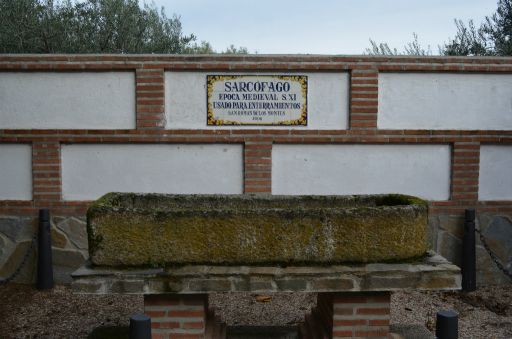 Iglesia parroquial de San Román Mártir, sarcófago medieval