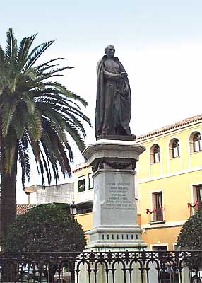 Estatua del Padre Juan de Mariana