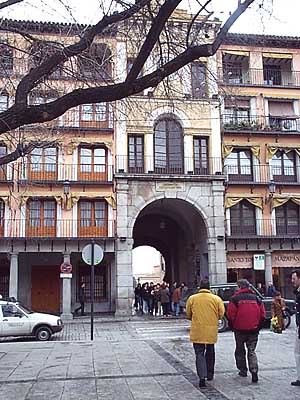 Arco de la Sangre, desde Zocodover