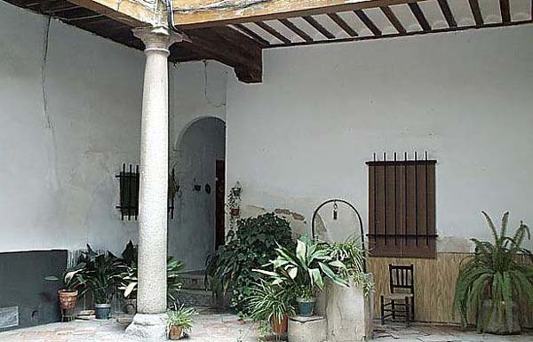 Patio (b), Plaza de Buzones