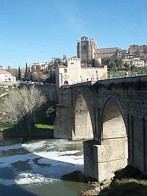 Puente de San Martín, desde la circunvalación