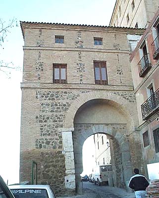 Puerta de los Alarcones