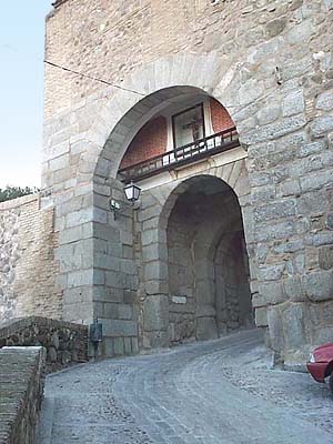 Puerta de Valmardón