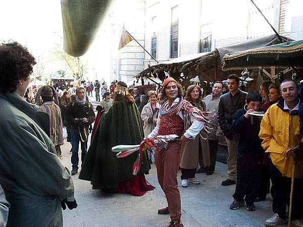 Recreación de un mercado medieval (e)