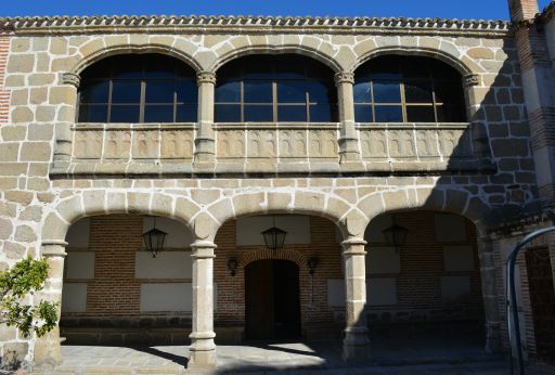 Ayuntamiento y Antiguo Hospital del Pobre, claustro