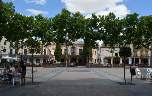 Plaza España y antiguo ayuntamiento